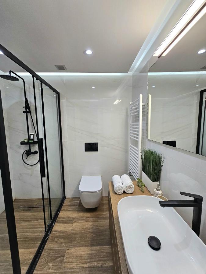 Modern Garden View Apt In Voula, Athens - Luxe Екстер'єр фото
