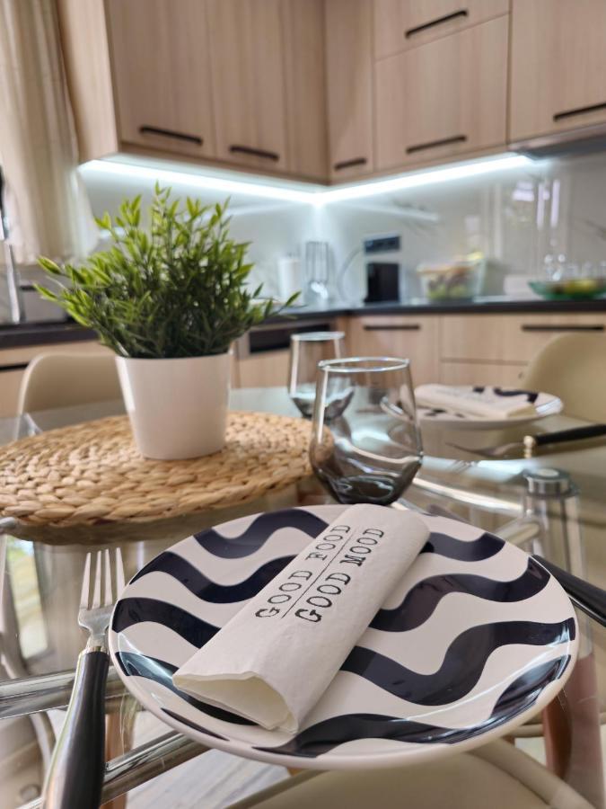 Modern Garden View Apt In Voula, Athens - Luxe Екстер'єр фото